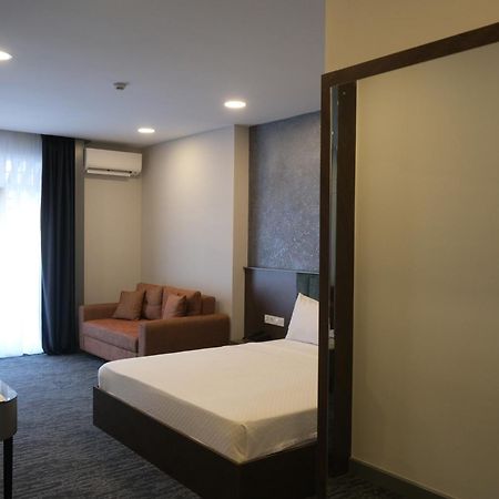 Four Reels Hotel Serdivan Quarto foto