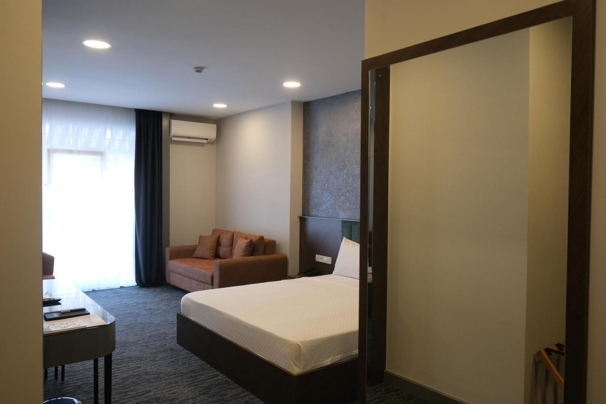 Four Reels Hotel Serdivan Quarto foto