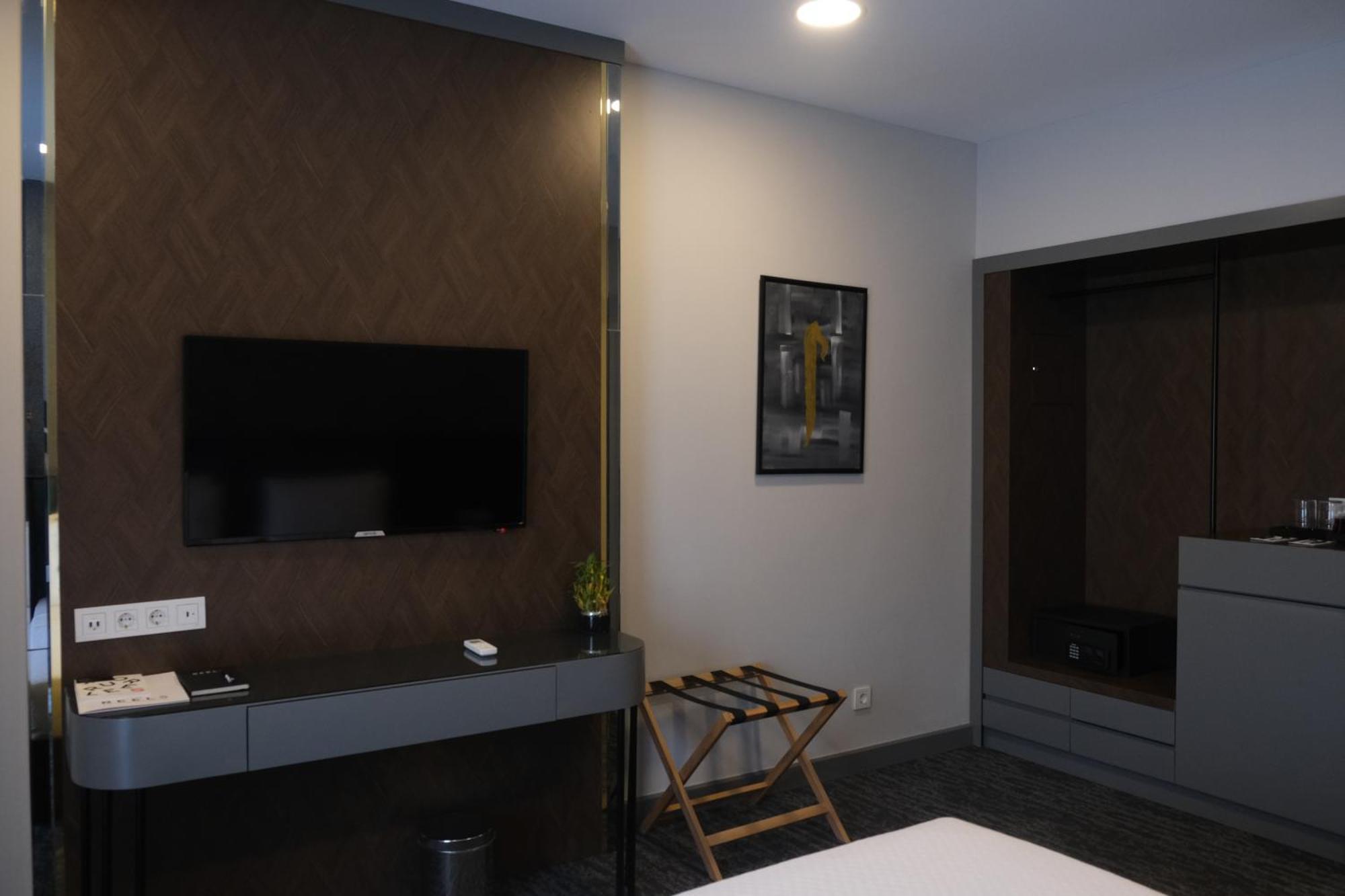 Four Reels Hotel Serdivan Quarto foto